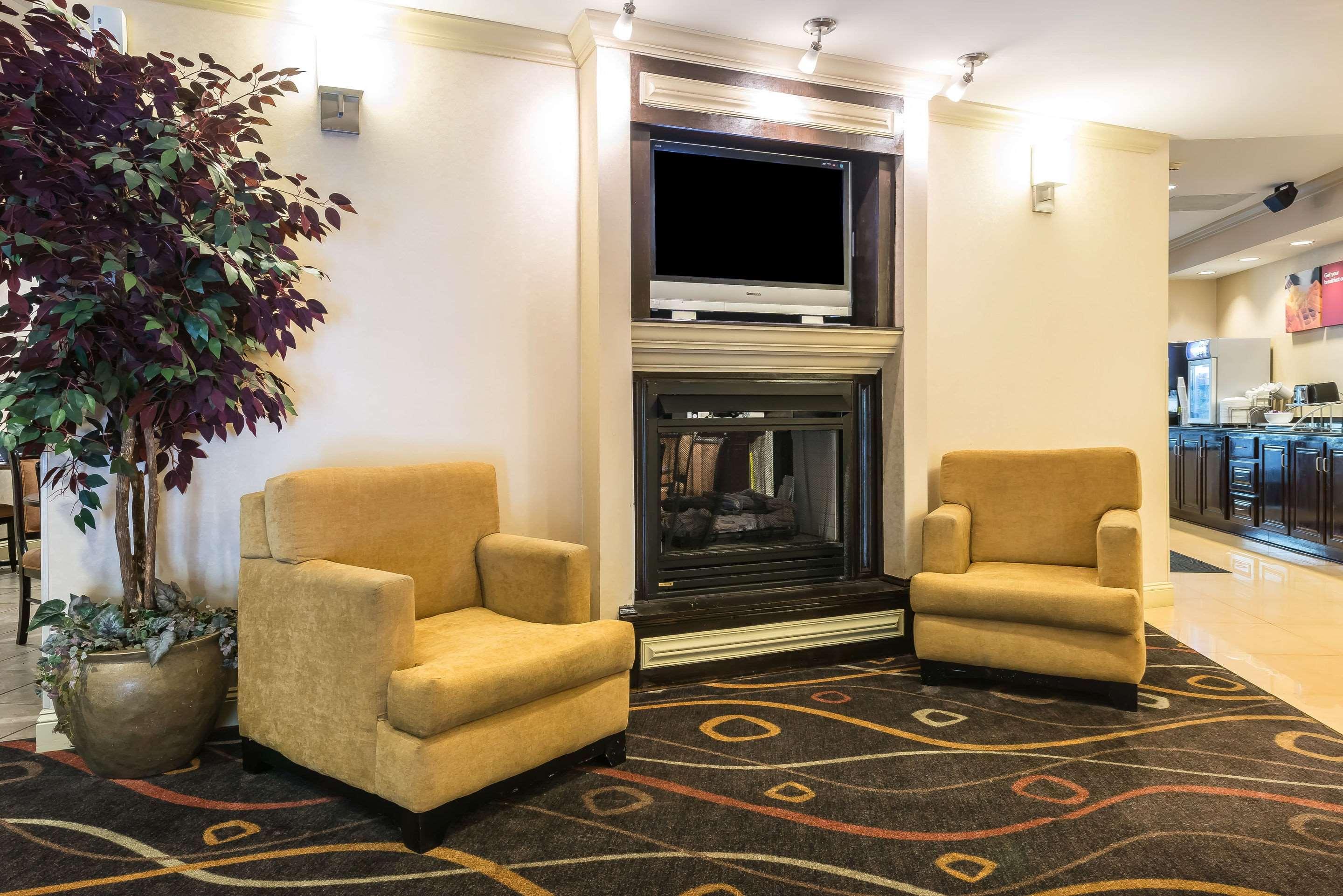 Comfort Suites Near Mcas Beaufort Exterior photo