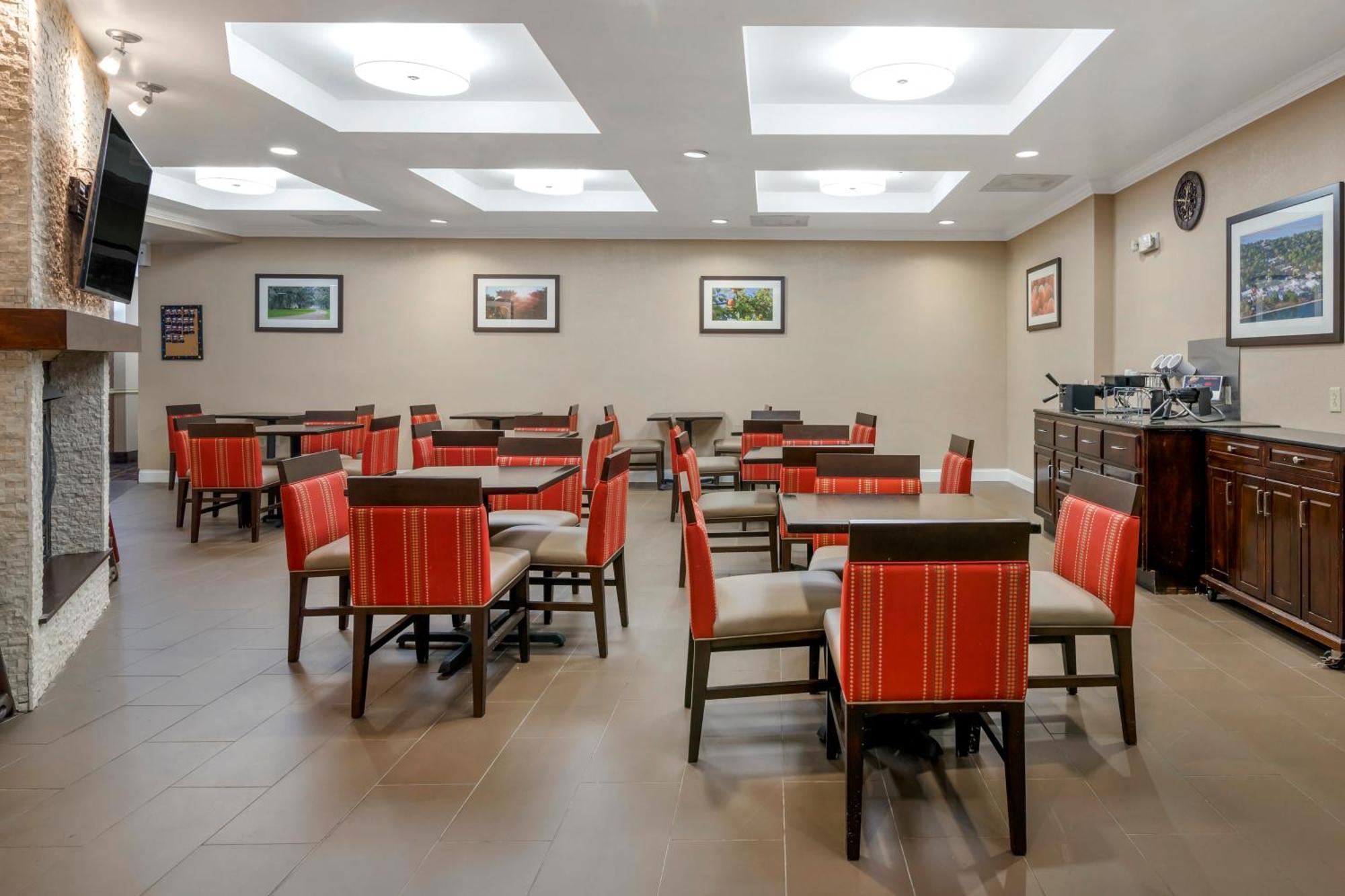 Comfort Suites Near Mcas Beaufort Exterior photo